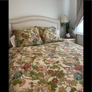 Pottery Barn Full/Queen Floral Duvet with 2 Shams